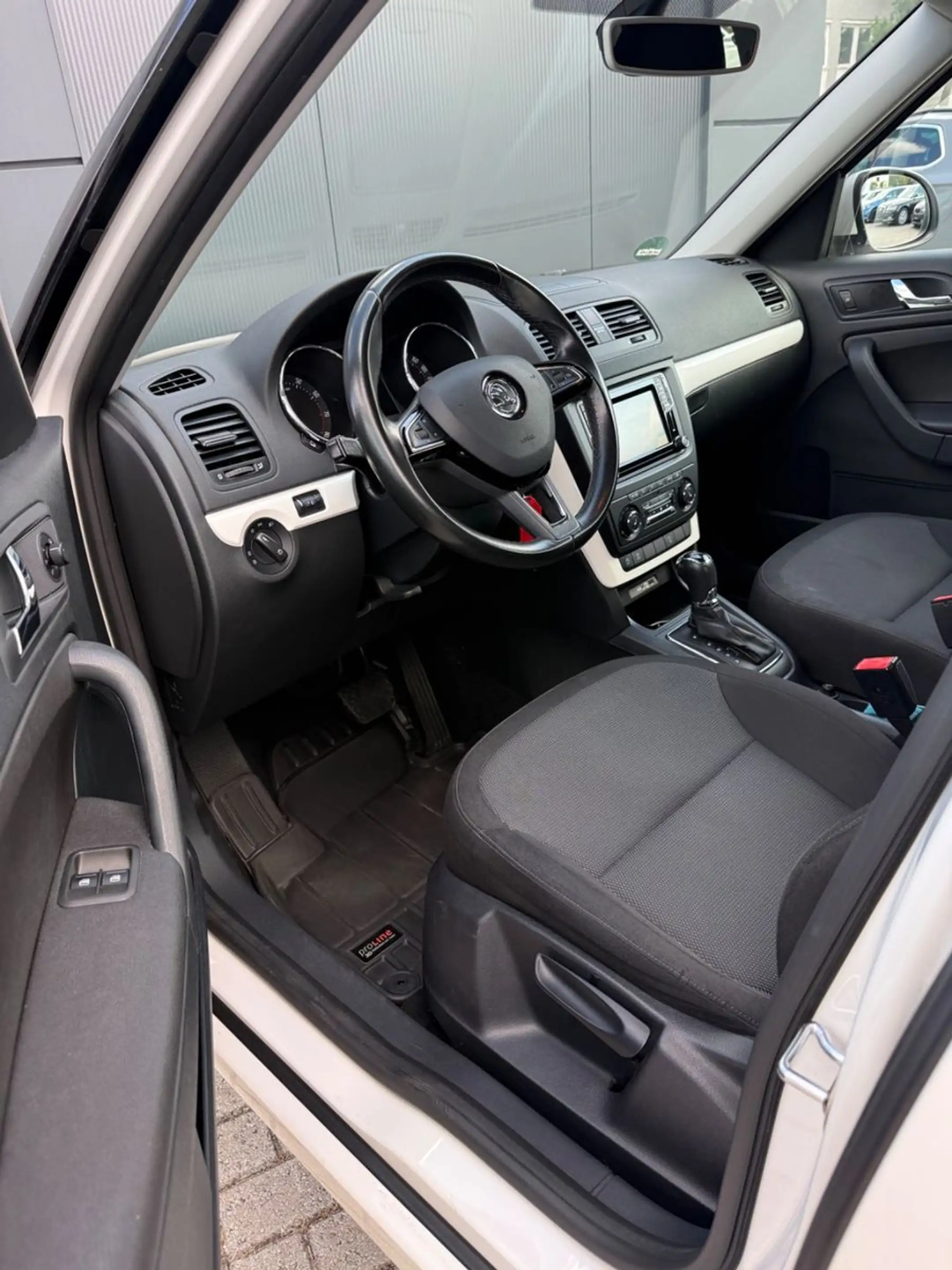 Skoda Yeti Ambition *Navi*Automatik — photo 10