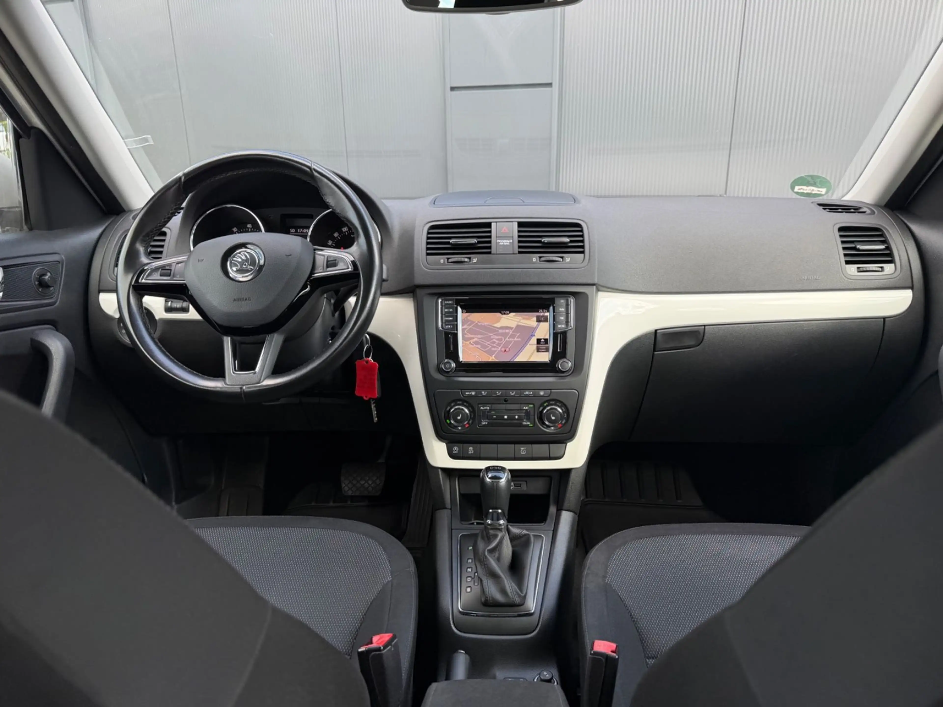 Skoda Yeti Ambition *Navi*Automatik — photo 12