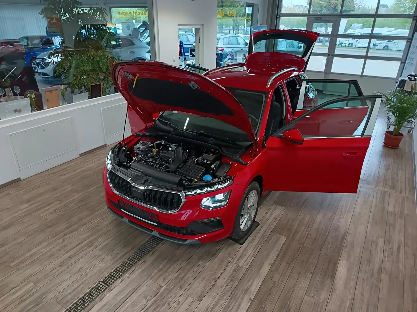 Skoda Kamiq Selection 1,5 TSI DSG*AHK*LED*5J.GARANTIE* Rouge - 2