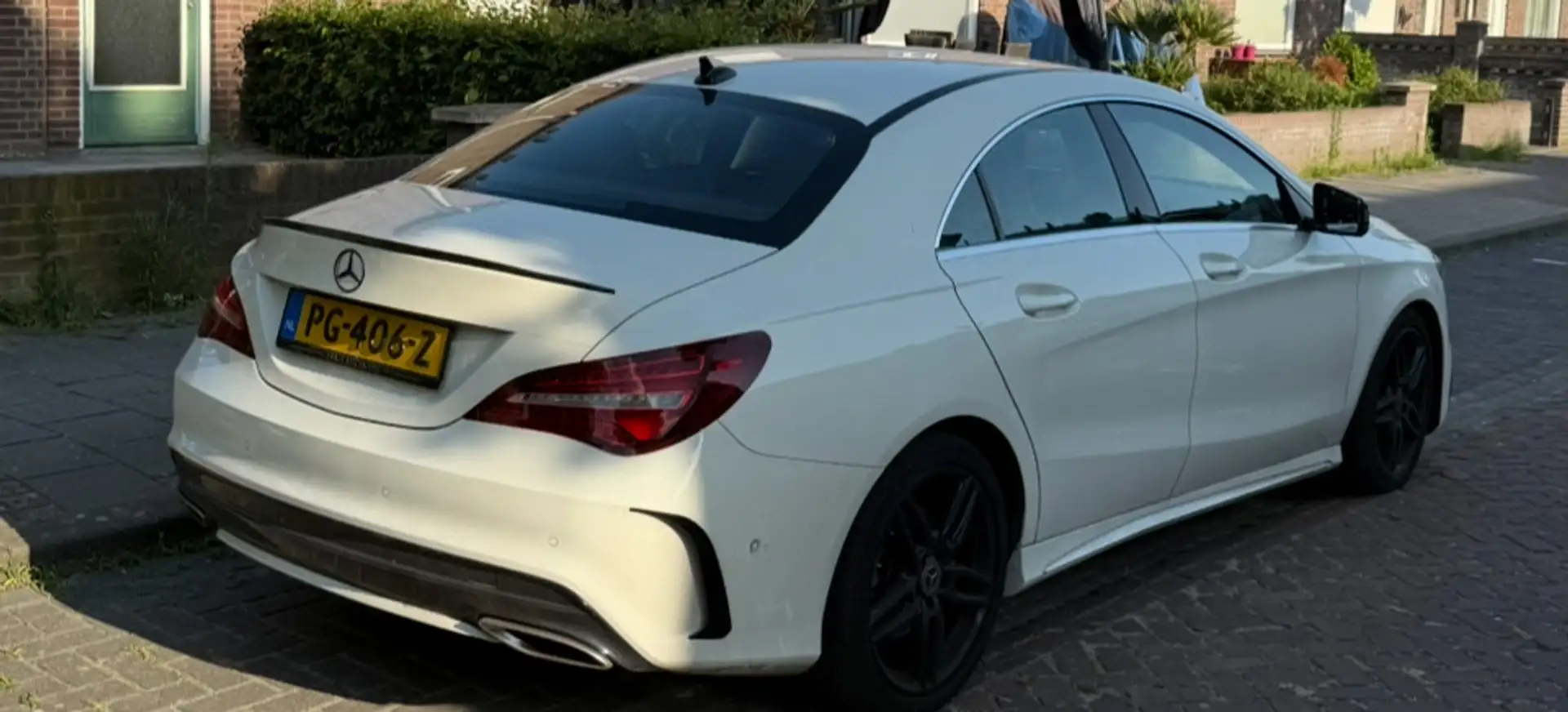 Mercedes-Benz CLA 180 Business Sol. AMG Wit - 2