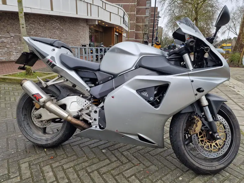 Honda CBR 900 - foto 5