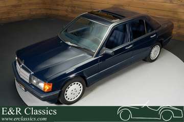 D Sedan | 1990