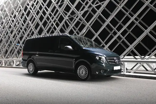 Mercedes-Benz Vito Familiar Automático de 5 Puertas