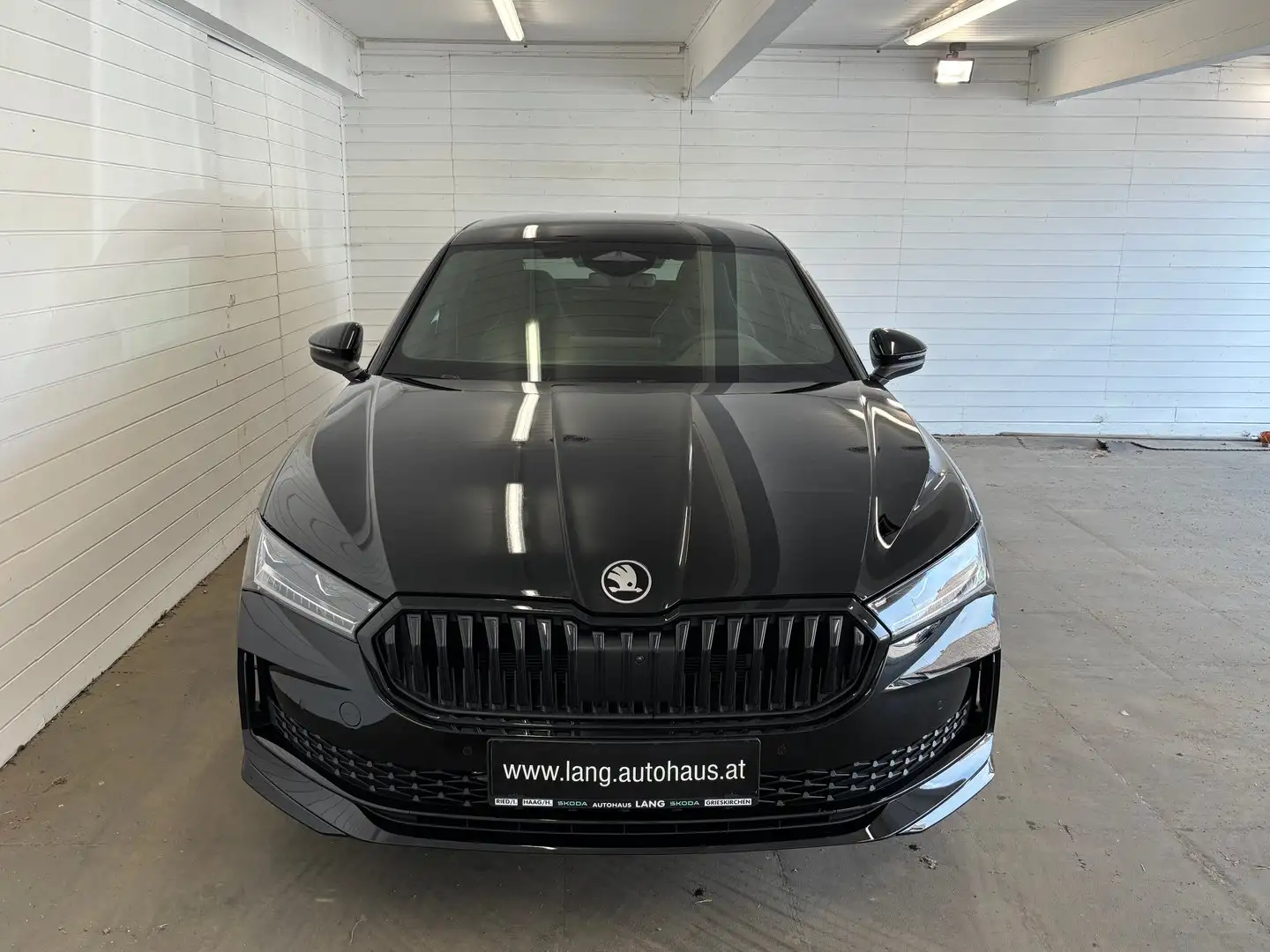 Skoda Superb Sportline iV TSI DSG Schwarz - 2