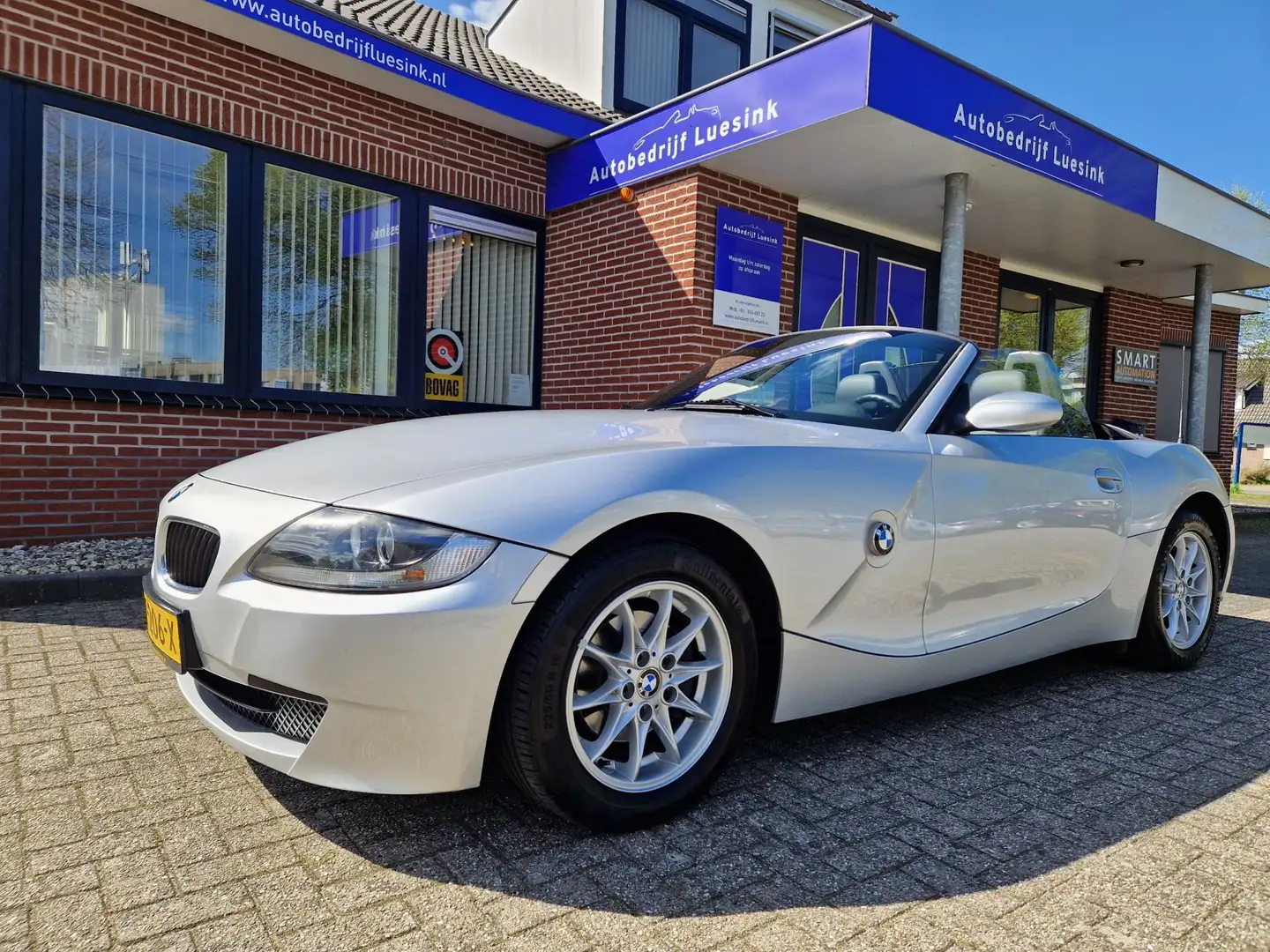 BMW Z4 Roadster 2.0i Introduction Complete Historie Grote Grigio - 1