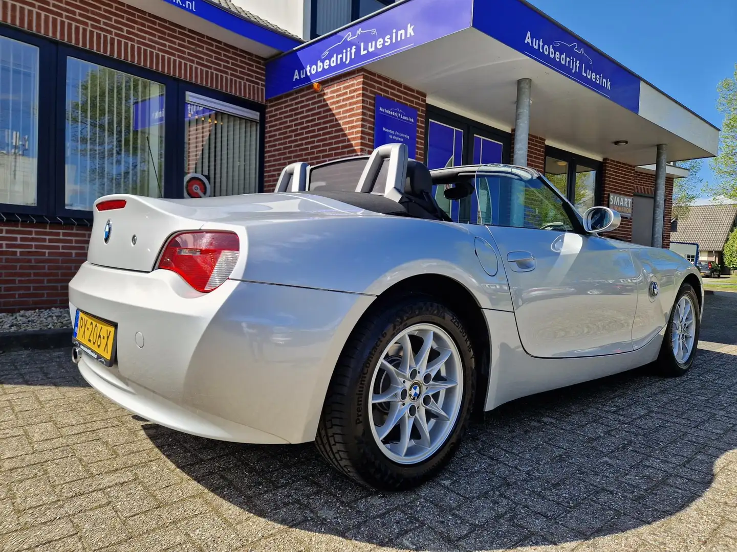 BMW Z4 Roadster 2.0i Introduction Complete Historie Grote Grau - 2