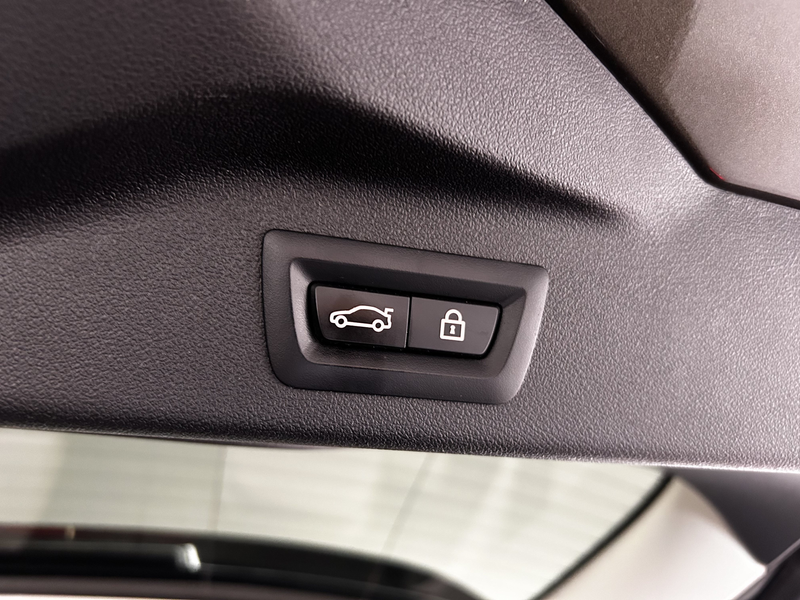 BMW X7 xDrive40i — photo 12