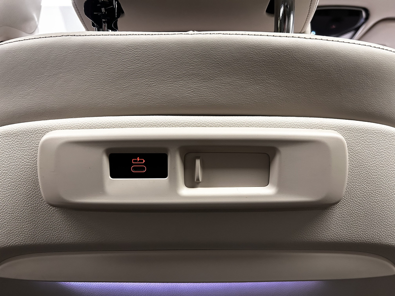 BMW X7 xDrive40i — photo 22