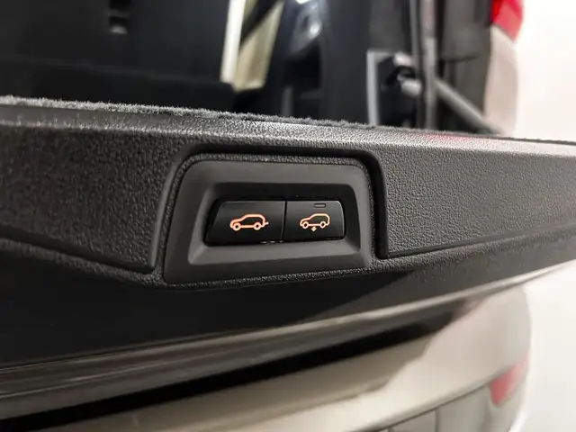 BMW X7 view 14