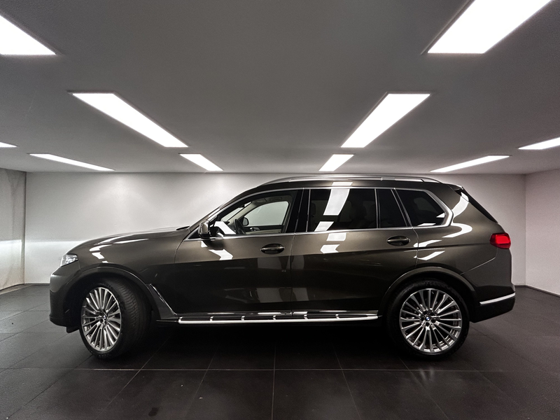 BMW X7 xDrive40i — photo 2