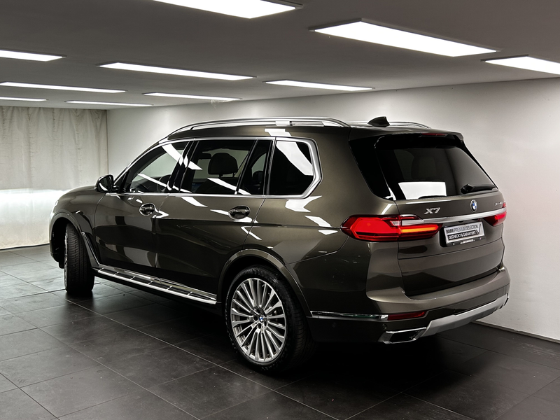 BMW X7 xDrive40i — photo 3