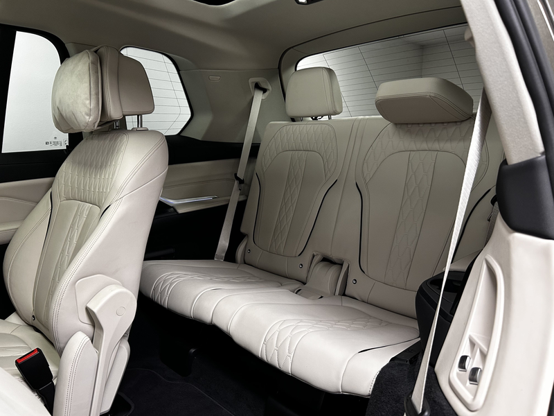 BMW X7 xDrive40i — photo 20