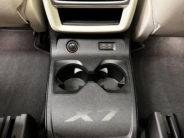 BMW X7 view 25