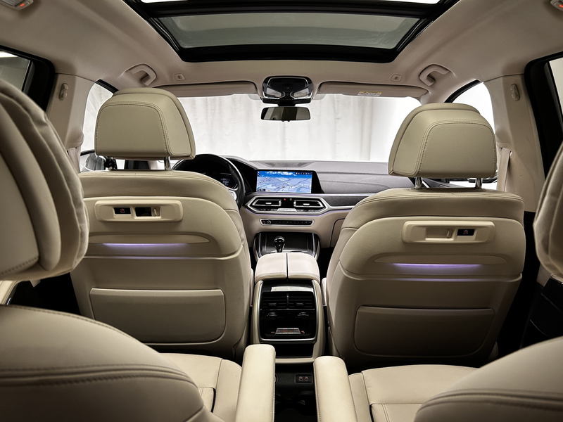 BMW X7 xDrive40i — photo 48