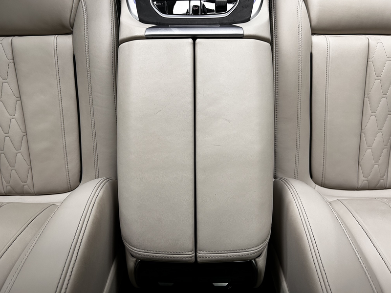 BMW X7 xDrive40i — photo 26