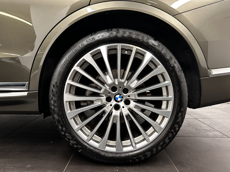 BMW X7 xDrive40i — photo 6