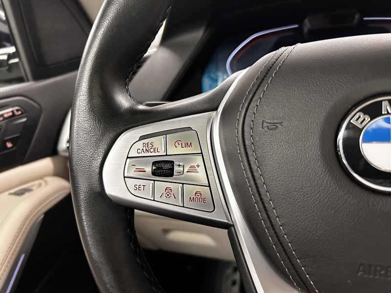 BMW X7 xDrive40i — photo 35