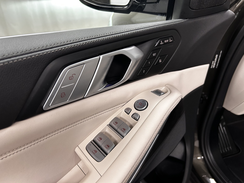 BMW X7 xDrive40i — photo 39