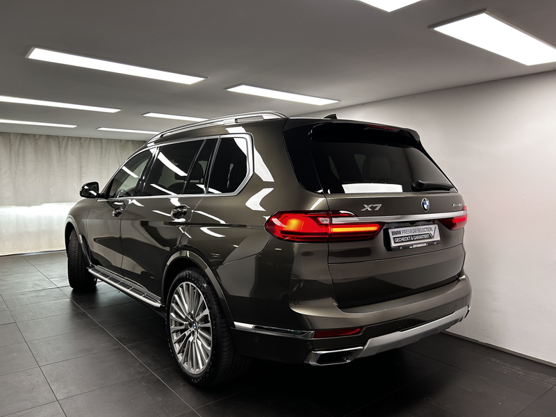 BMW X7 xDrive40i — photo 10