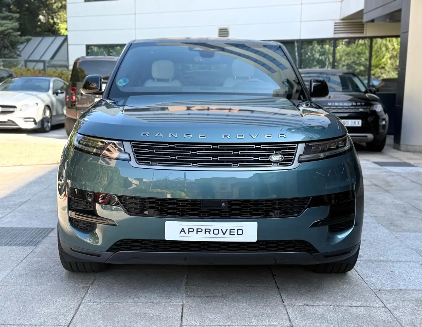 Land Rover Range Rover Sport 3.0D TD6 MHEV SE 249 Grün - 2