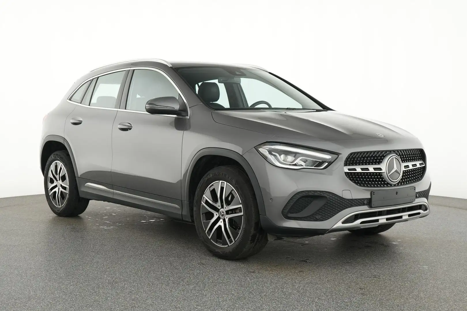Mercedes-Benz GLA Progressive Grau - 2