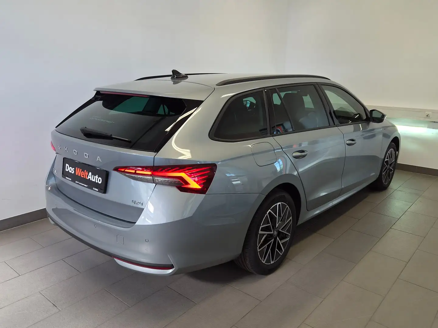 Skoda Octavia 4x4 Selection TSI DSG Silber - 2