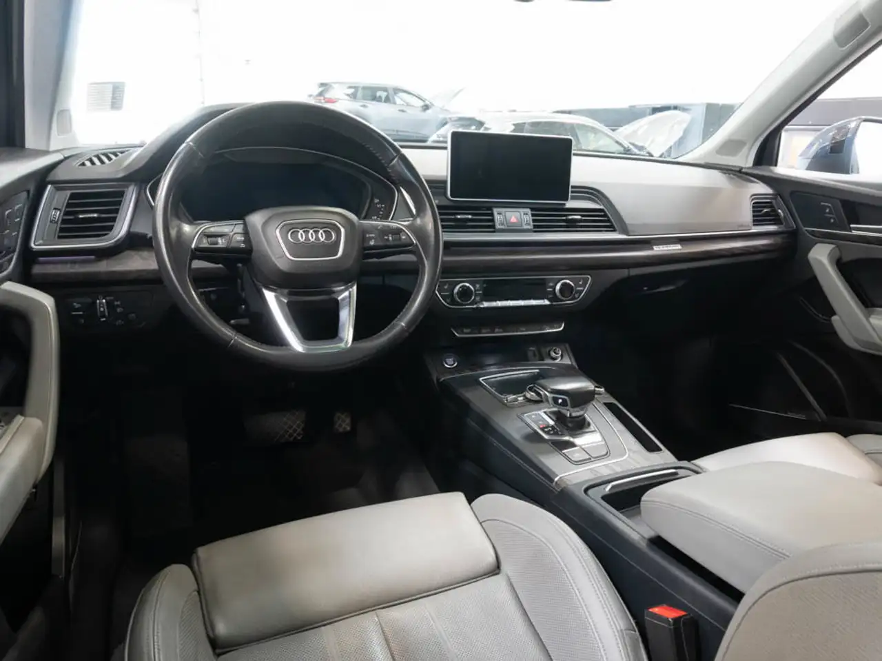 Audi Q5 снимка Audi Q5