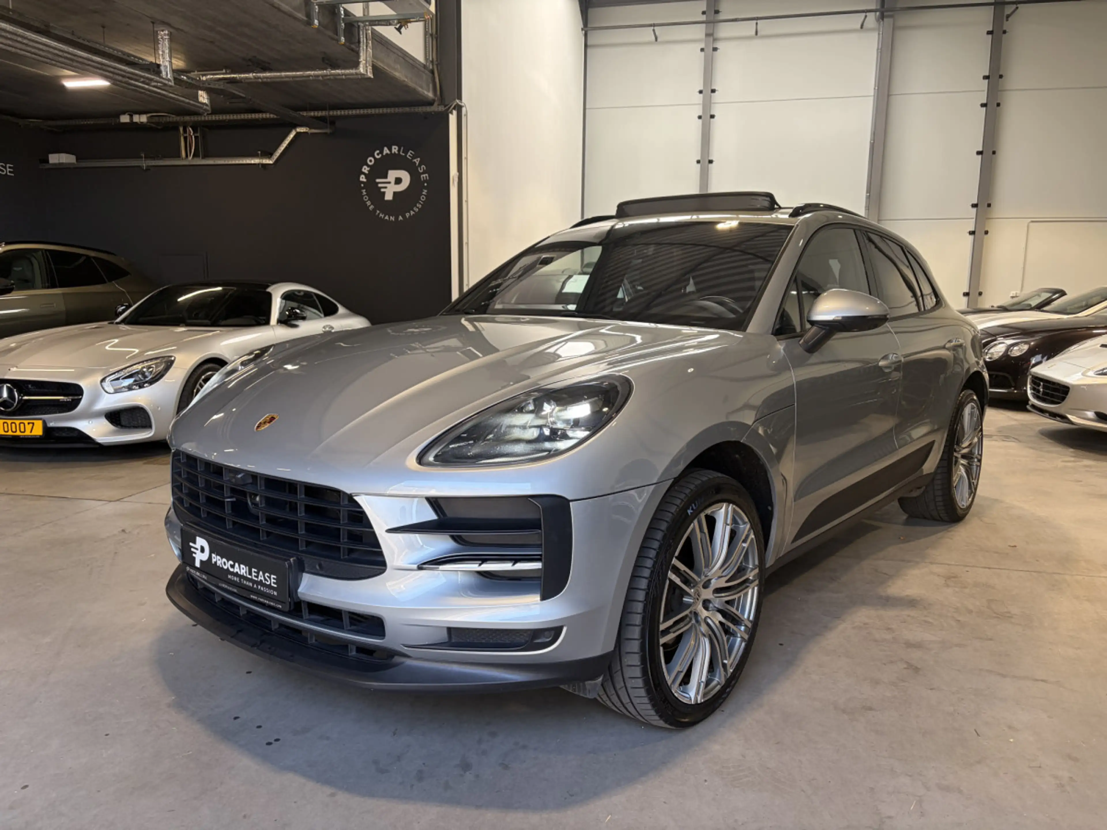 Porsche Macan 2.0 TFSI PDK/20"/PANO/360°/PTM/PASM