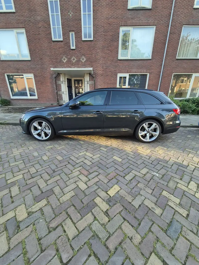 Audi A4 3.0 TDI q. Sp. ProLS Grijs - 2