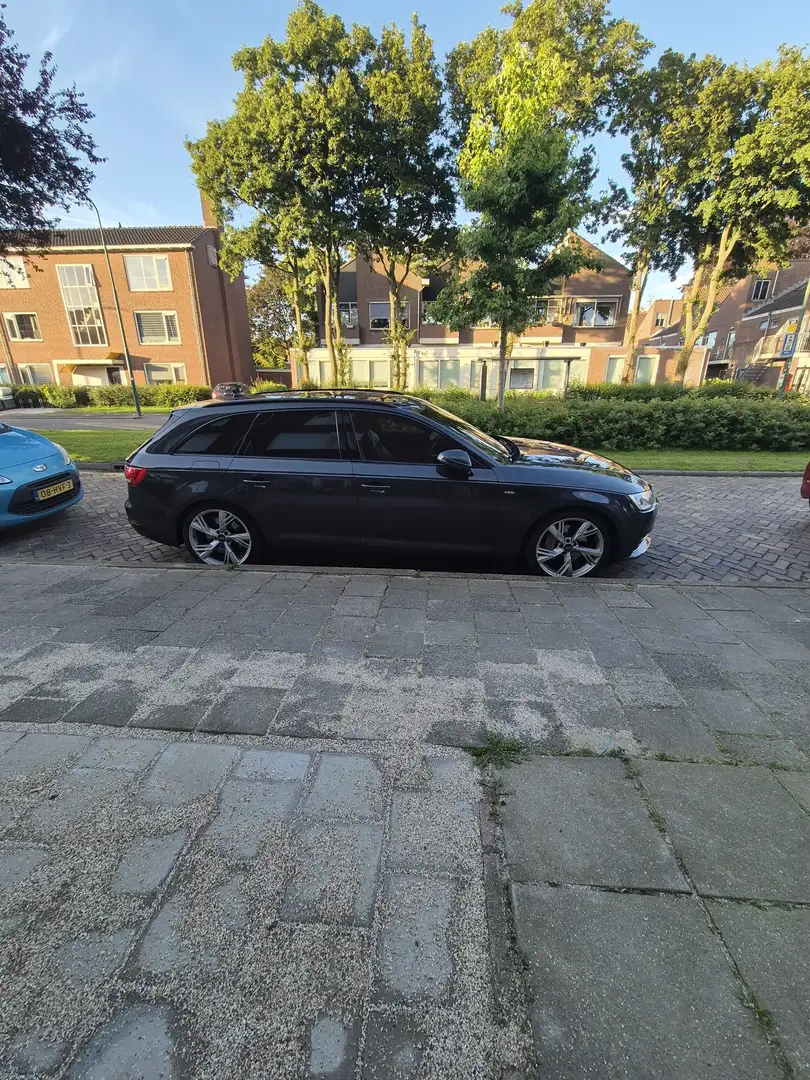 Audi A4 3.0 TDI q. Sp. ProLS Grijs - 1