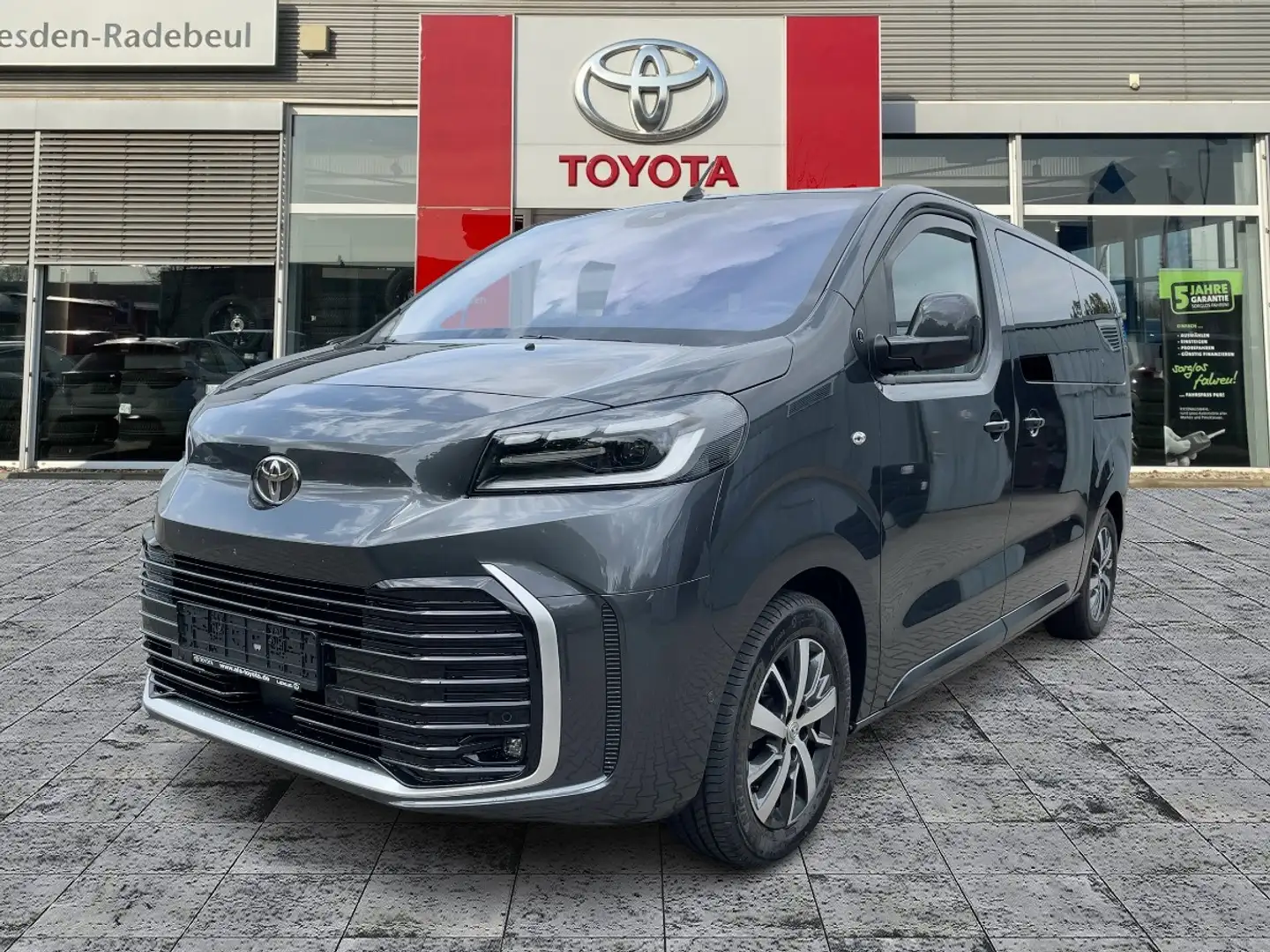 Toyota Proace Verso 2.0 D-4D L1 Team D AHK*Navi*DAB*SHZ Grau - 1