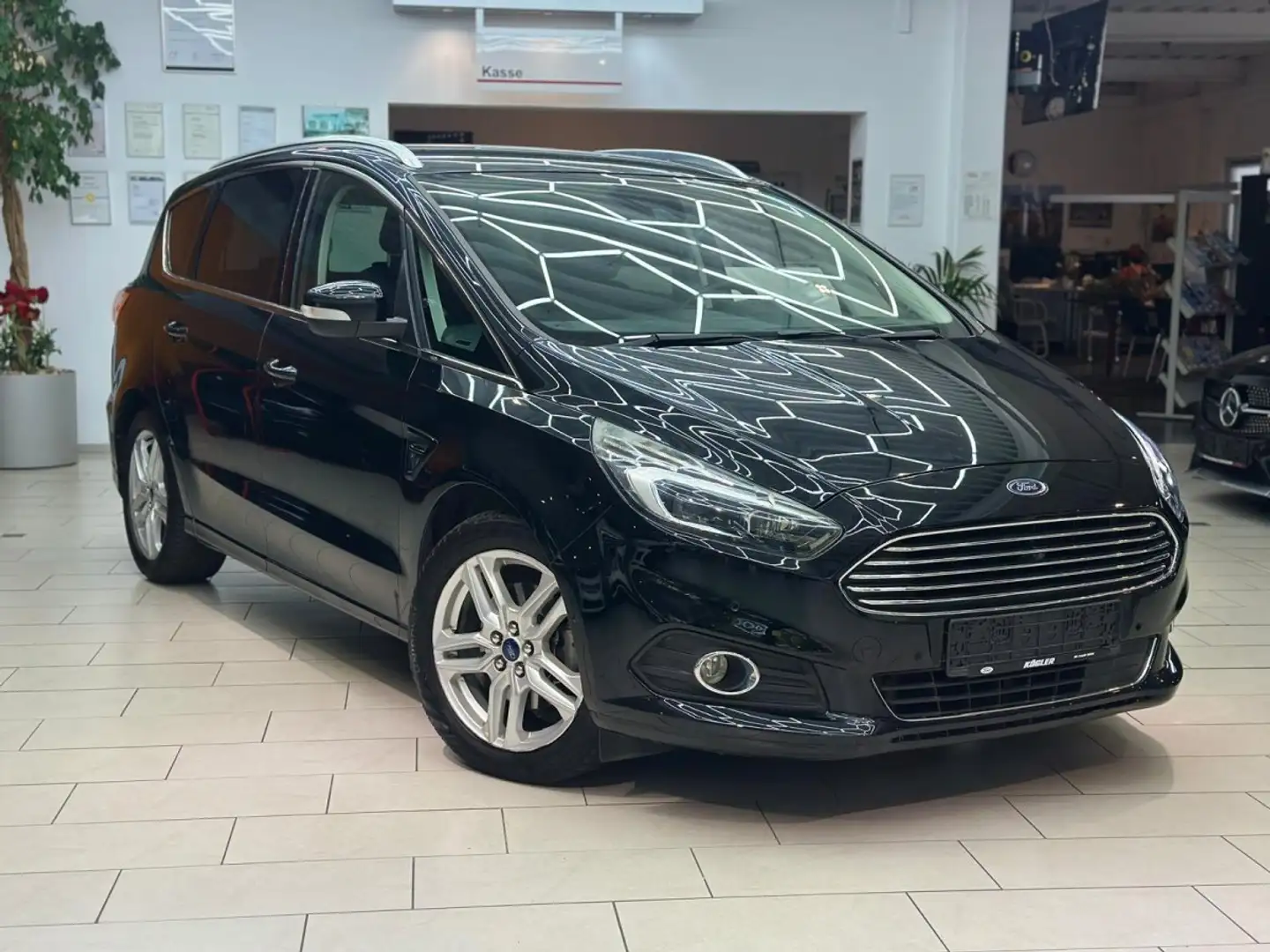 Ford S-Max 2.0 TDCi Titanium Start/Stopp Automatik Navi Klima Schwarz - 1