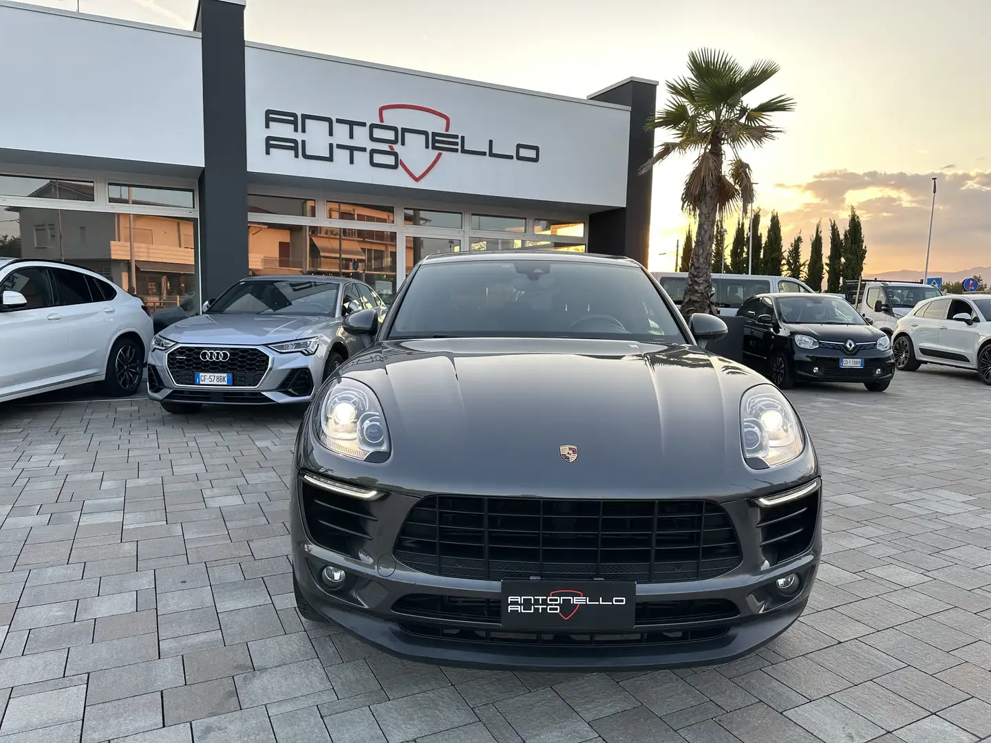 Porsche Macan 2.0 pdk 252CV Benzina Grigio - 2