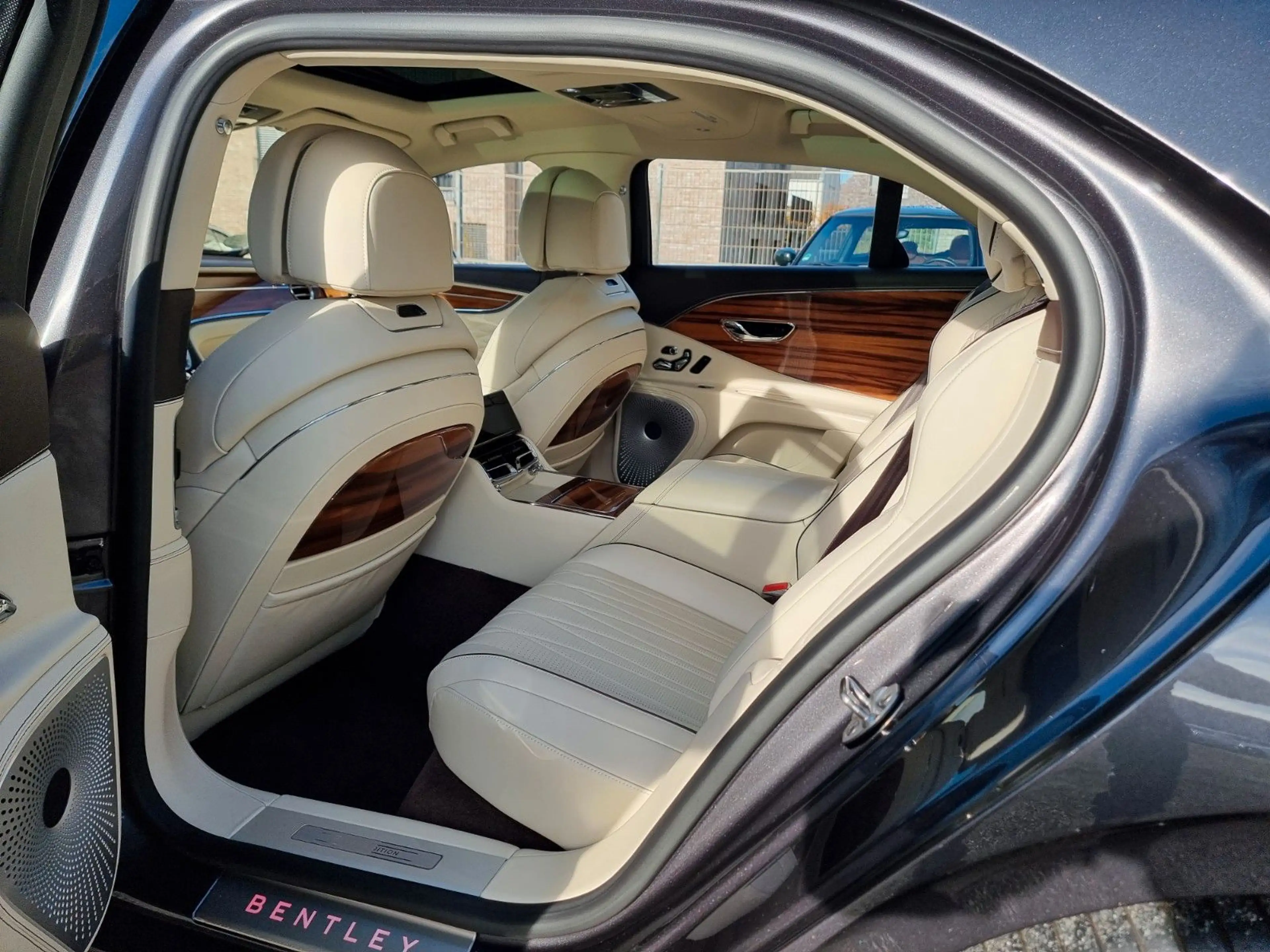 Bentley Flying Spur 6.0 W12/Full options!/UPE 340tEuro — photo 9