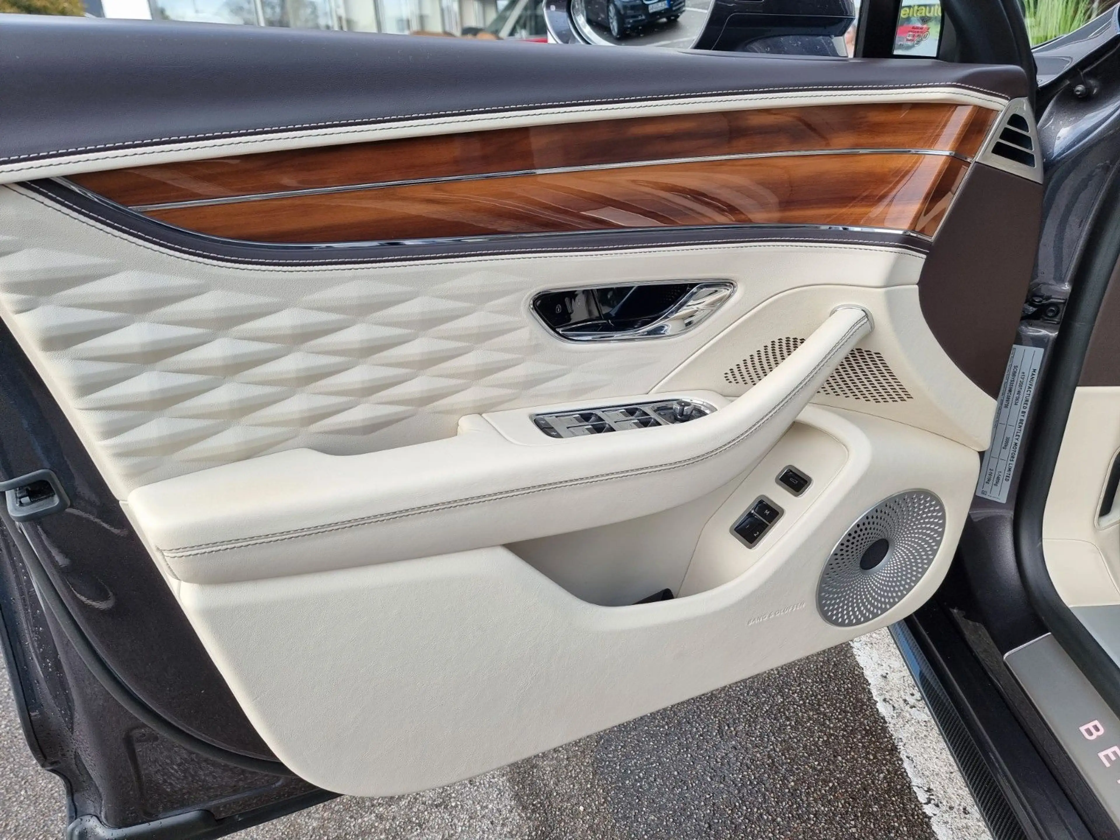 Bentley Flying Spur 6.0 W12/Full options!/UPE 340tEuro — photo 12