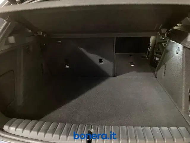 BMW 1 Series view 13