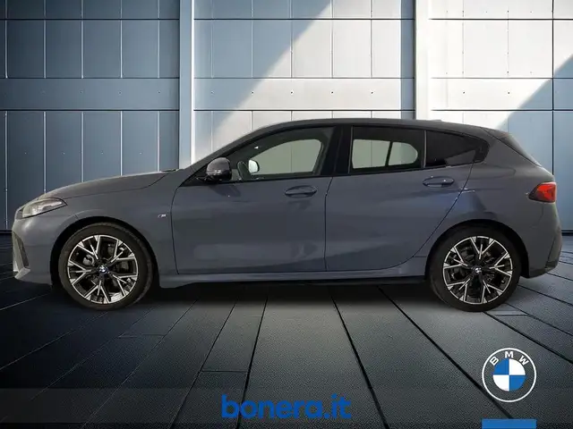 BMW 1 Series view 9