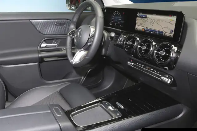 Mercedes-Benz Gla view 8