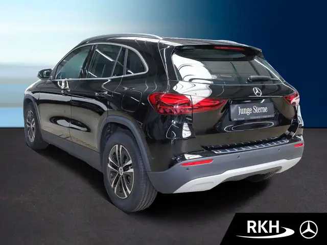 Mercedes-Benz Gla view 4