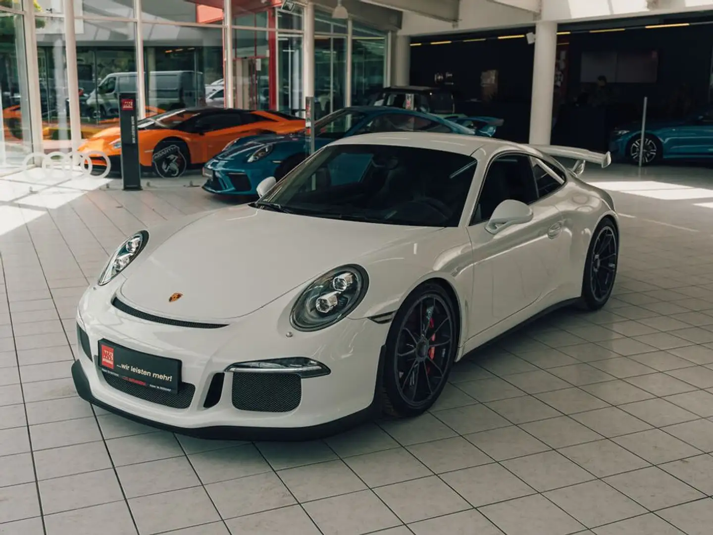Porsche 911 GT3 *WITH NEW ENGINE BY PORSCHE STUTTGART* Weiß - 2