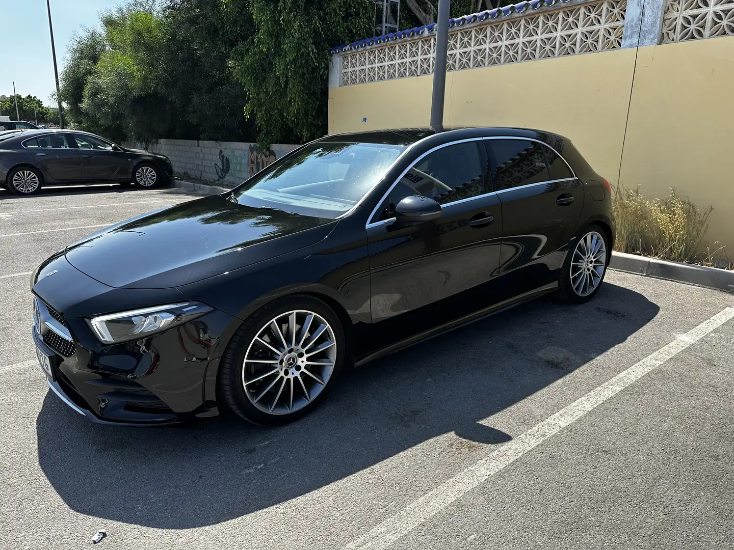 Mercedes-Benz A 250 7G-DCT AMG Line - 1