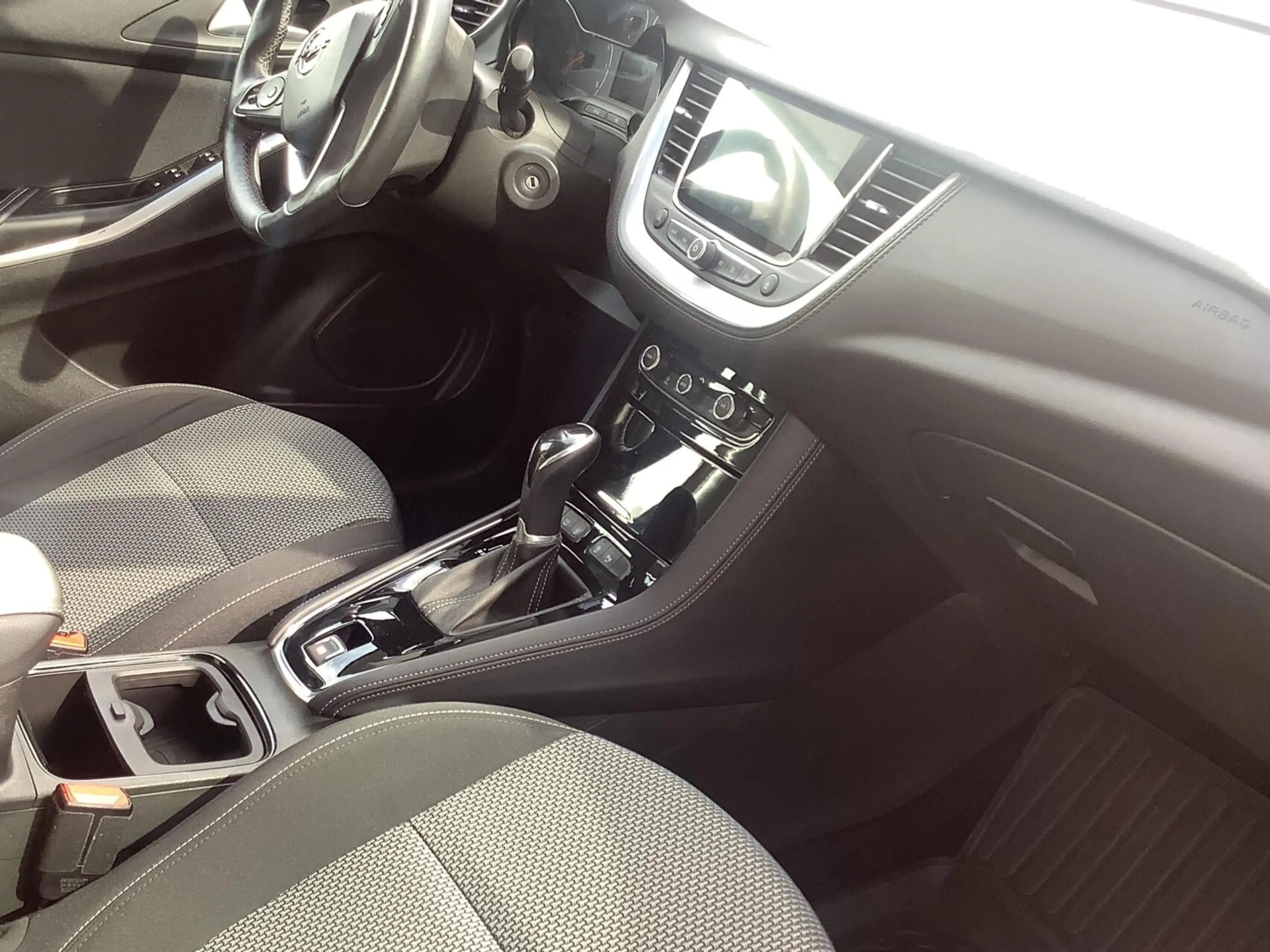 Opel Grandland X 1.2 Turbo Innovation automaat, achteruitrijcamera, — photo 15