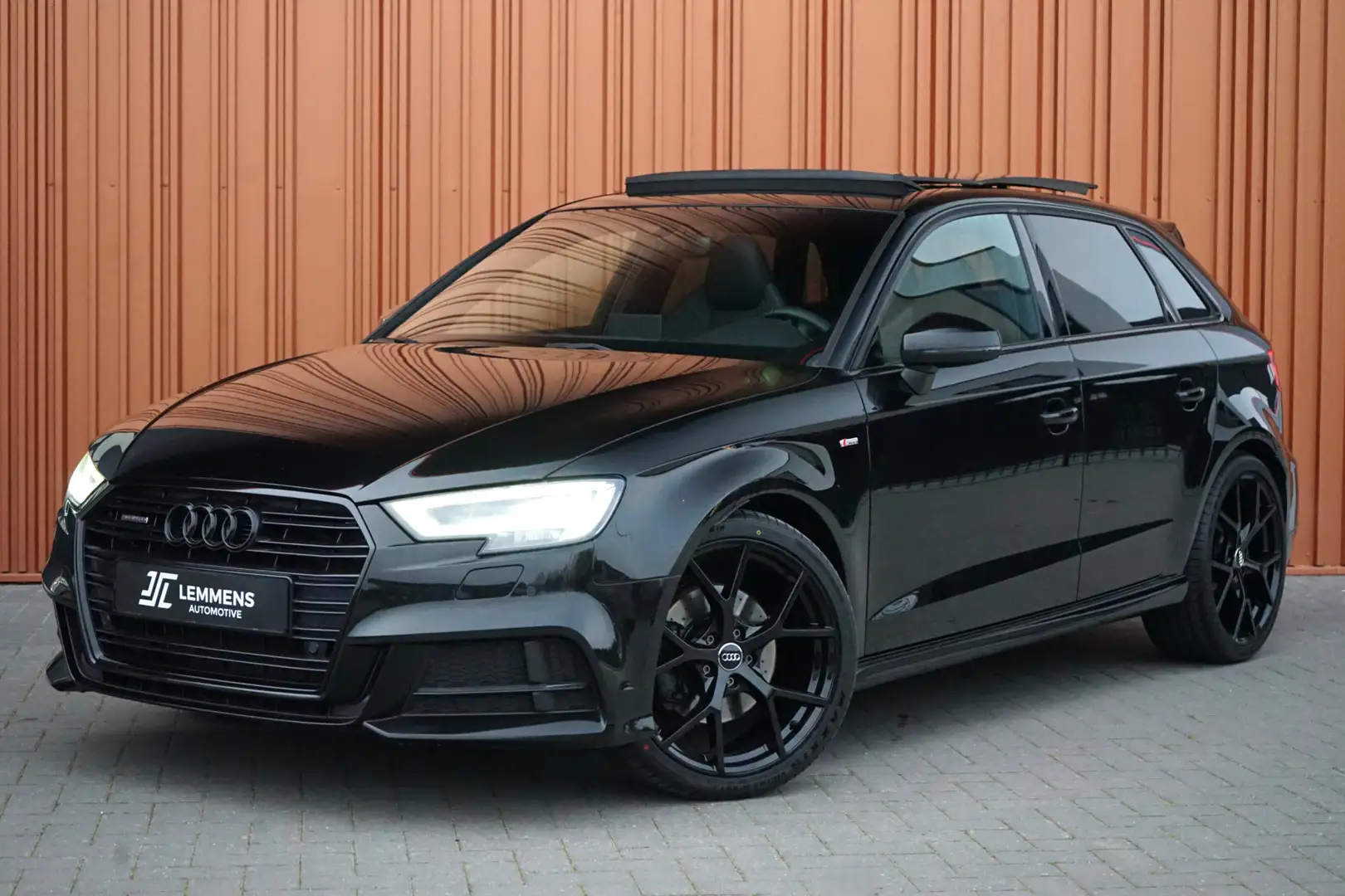 Audi A3 Sportback 40 TFSI S-line Quattro 190PK Panodak RS- Schwarz - 1