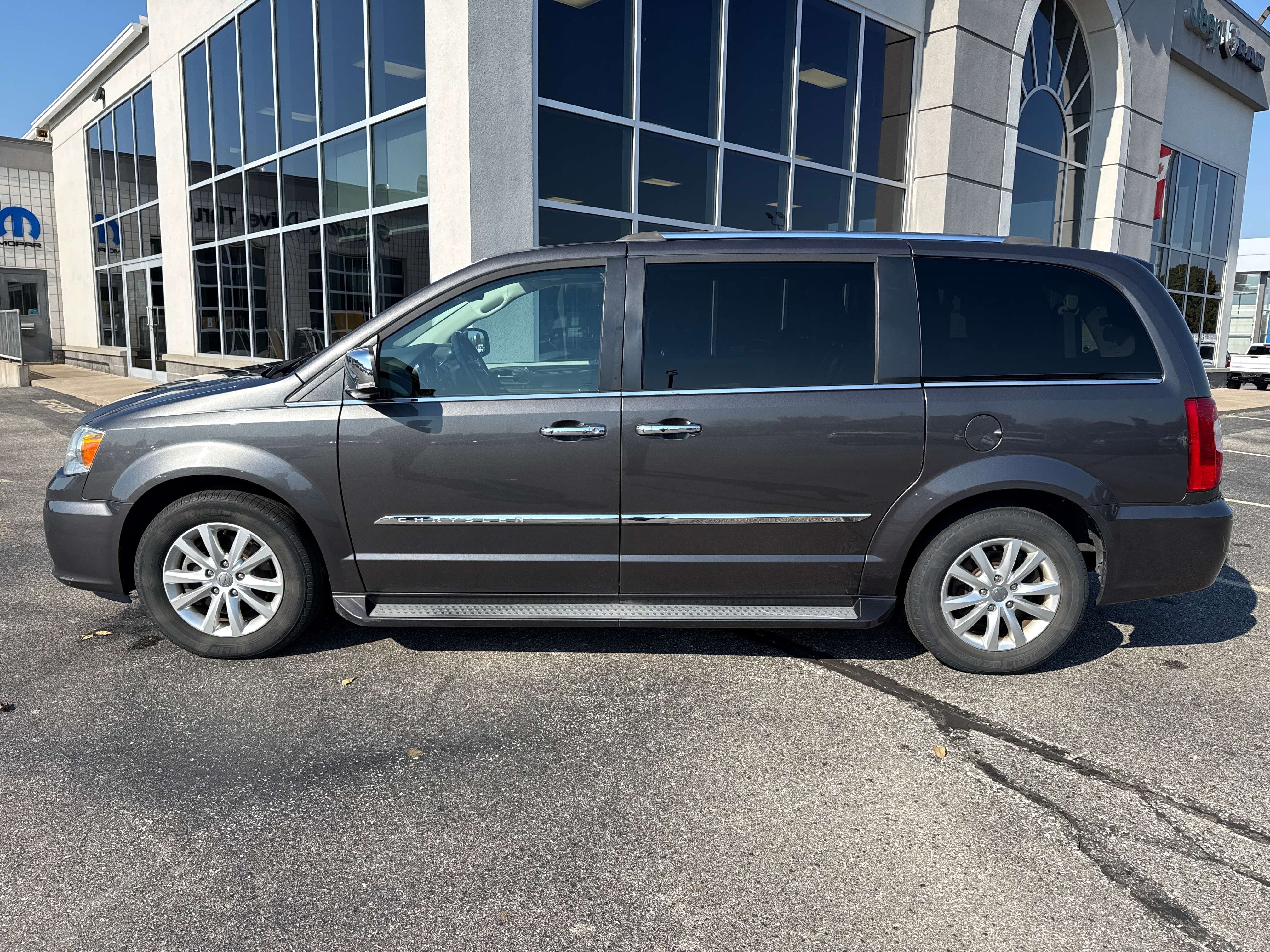 2016 Chrysler Town & Country