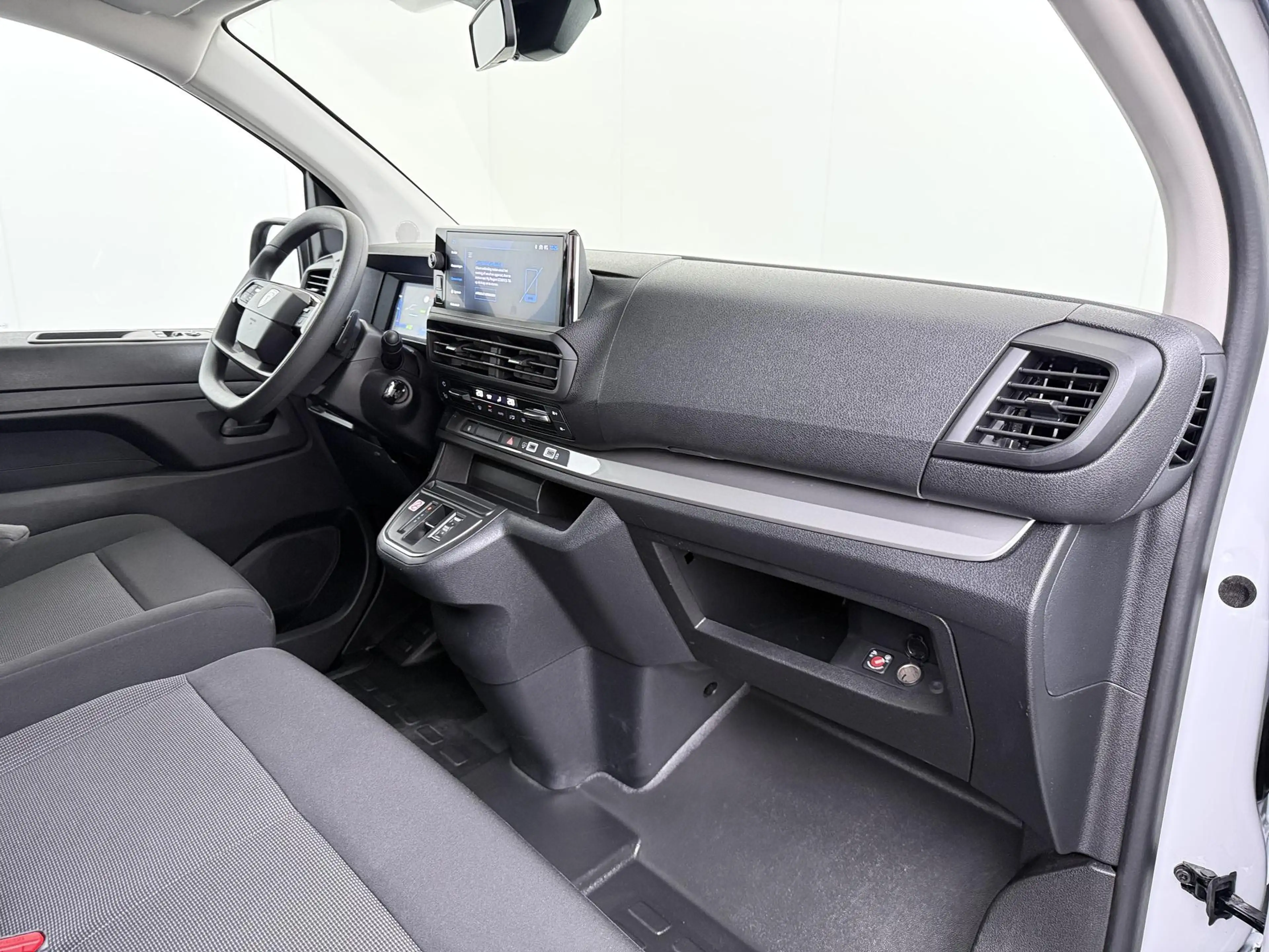 Peugeot e-Expert Long 75 kWh L3 SOH 95% | CAMERA | NAVIGATIE | BTW — photo 37