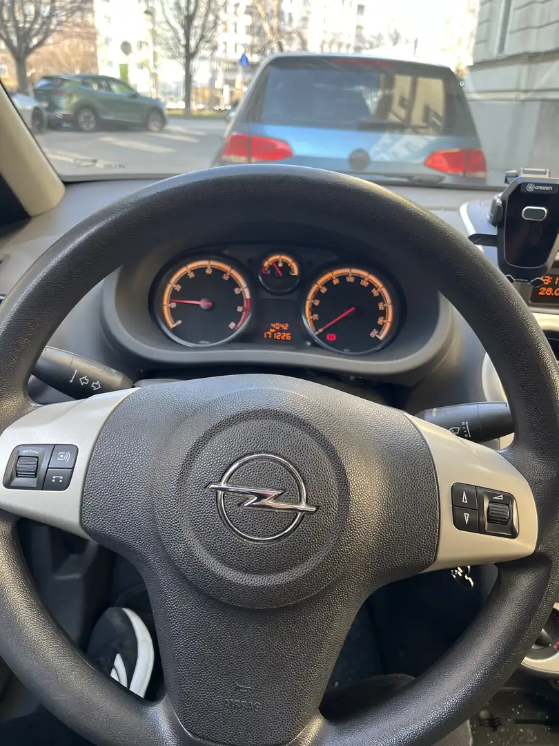 Opel Corsa 1.2 16V - 1