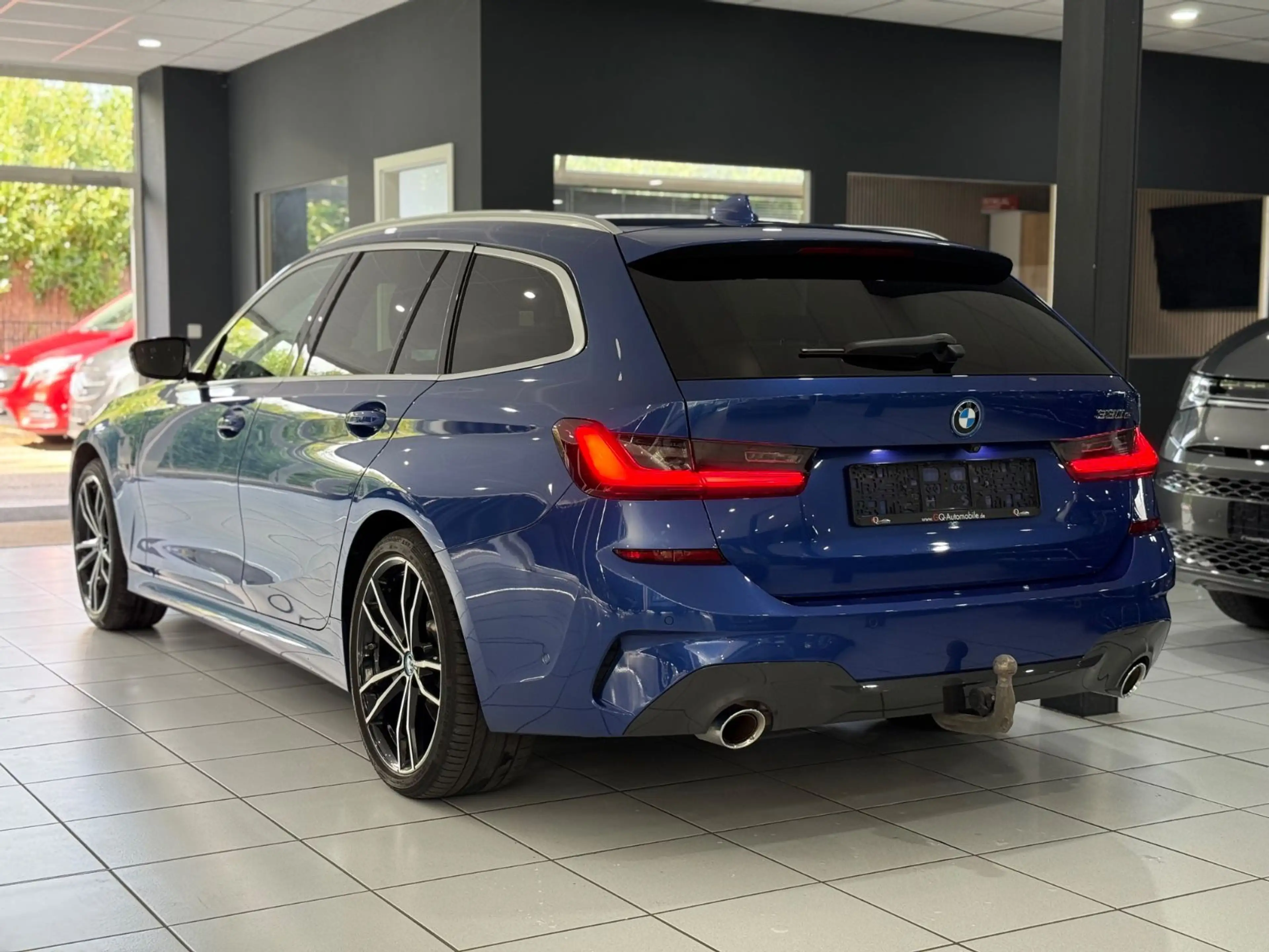 BMW 330 e Touring*M-PAKET*PANO*ACC*LASER*AHK*KAMERA* — photo 3