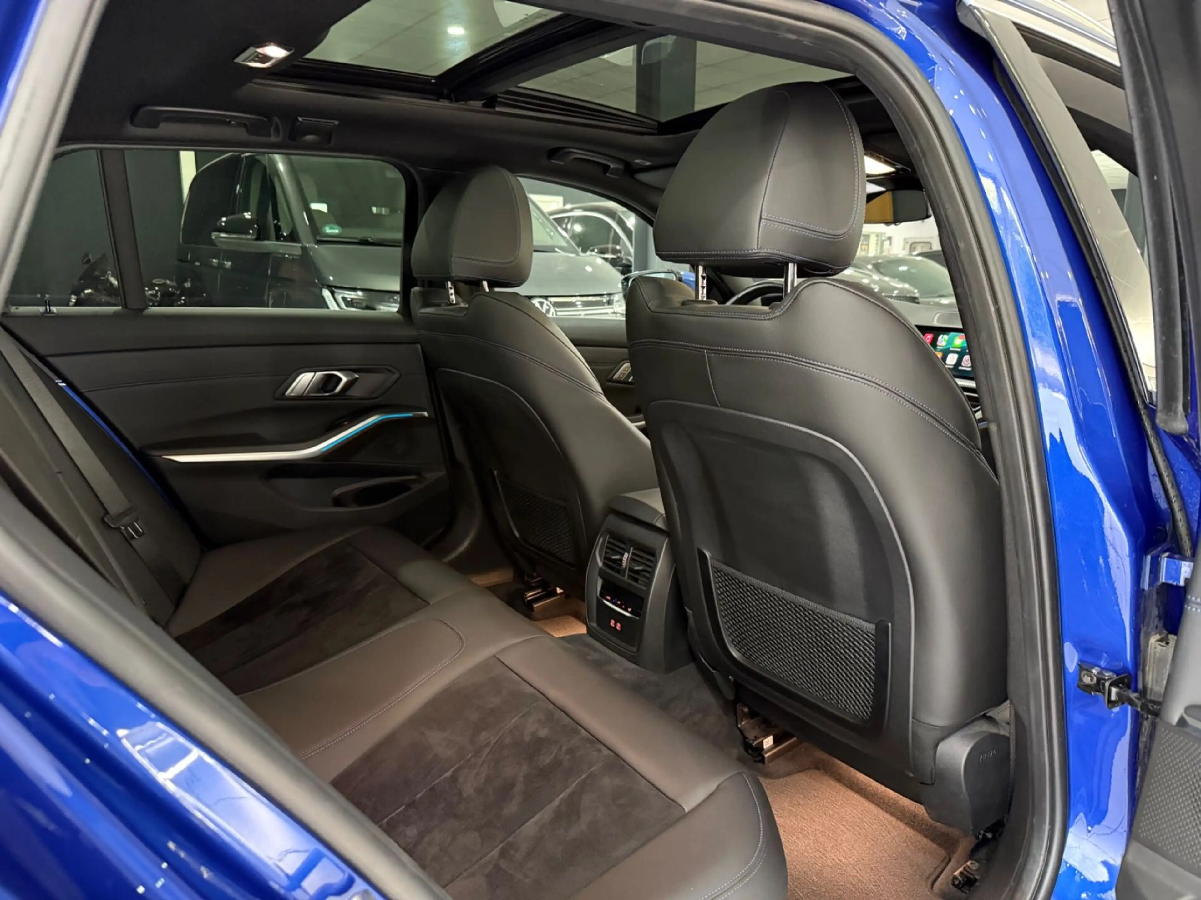 BMW 330 e Touring*M-PAKET*PANO*ACC*LASER*AHK*KAMERA* — photo 9