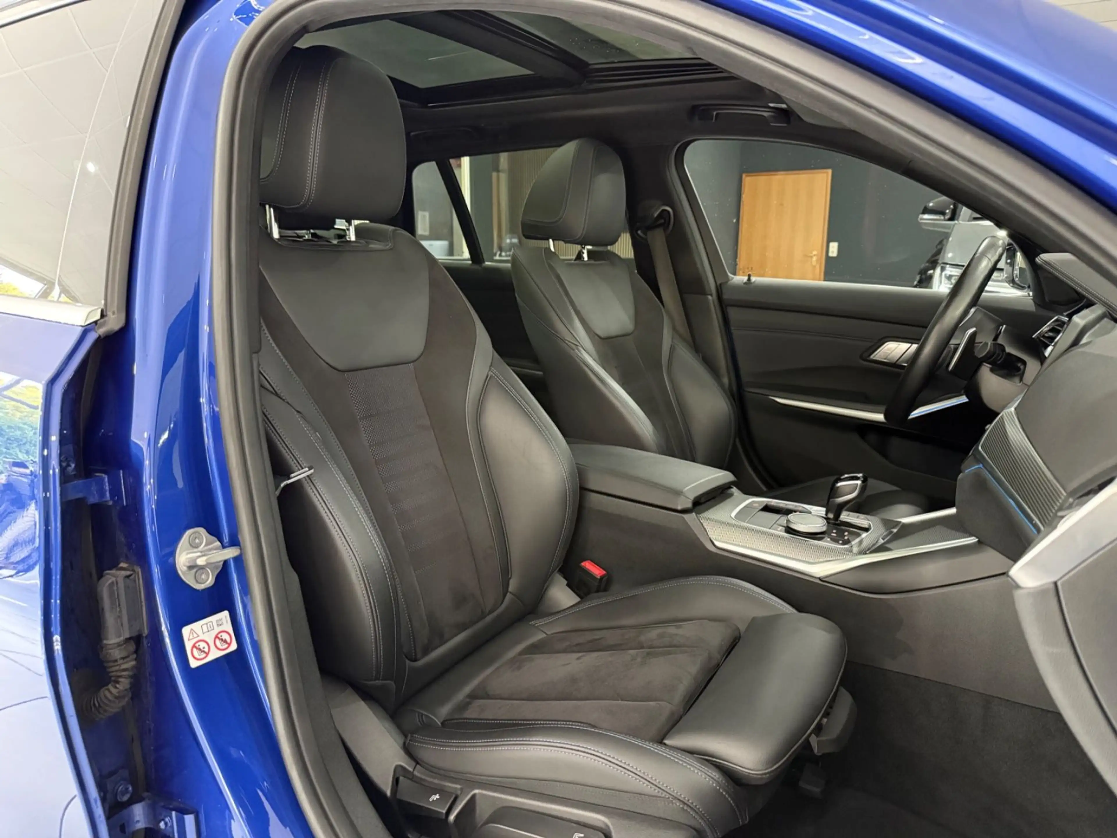 BMW 330 e Touring*M-PAKET*PANO*ACC*LASER*AHK*KAMERA* — photo 10