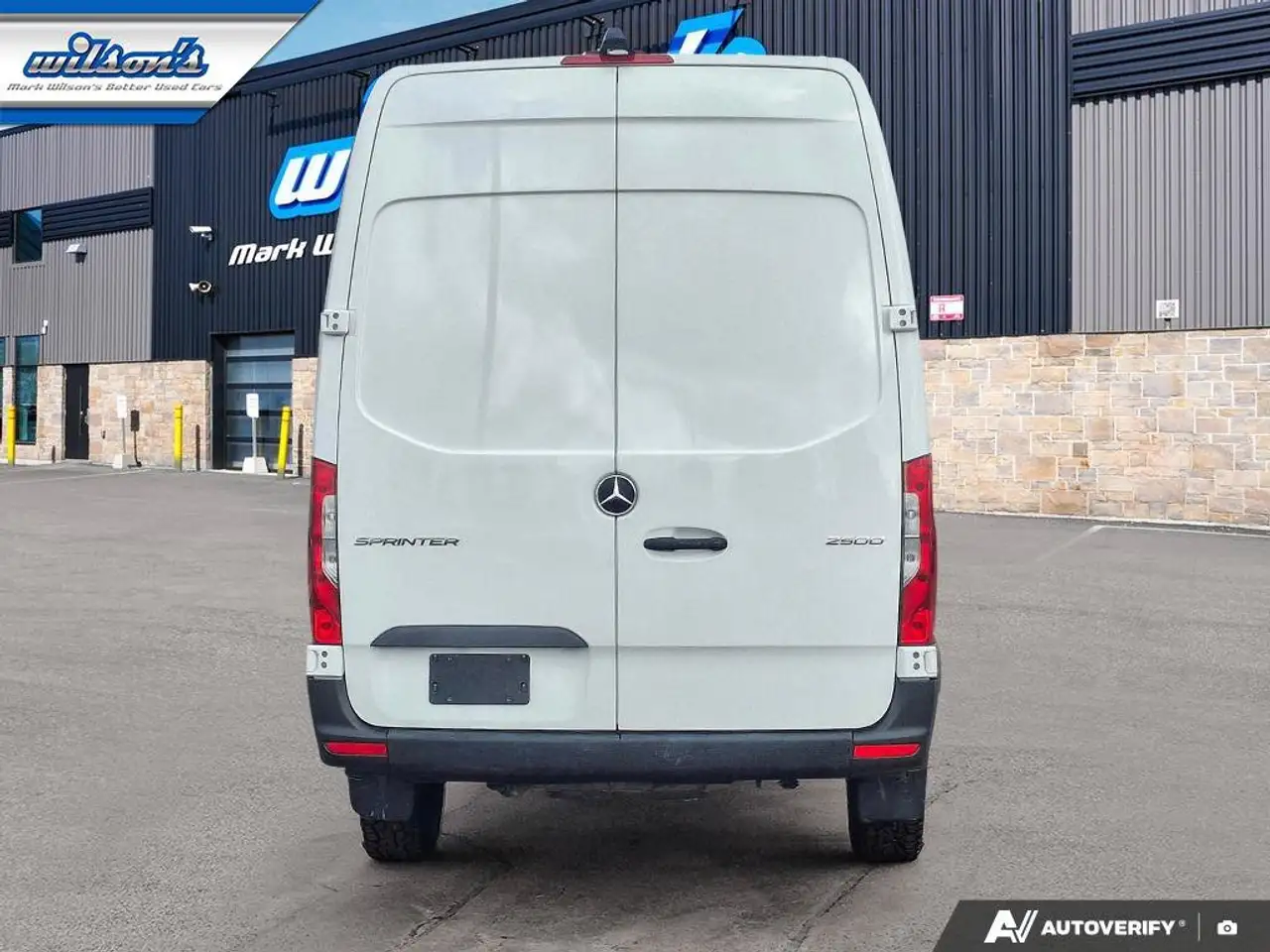 Mercedes-Benz Sprinter photo Mercedes-Benz Sprinter